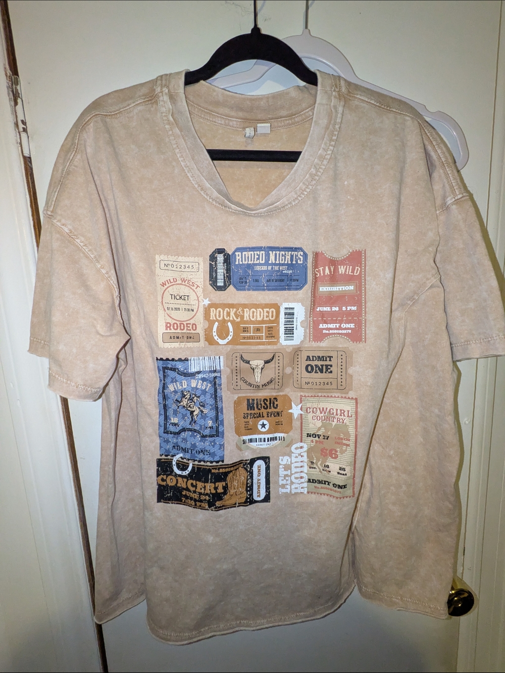 Cato Fashions Vintage-Inspired Beige Graphic Women's Tee